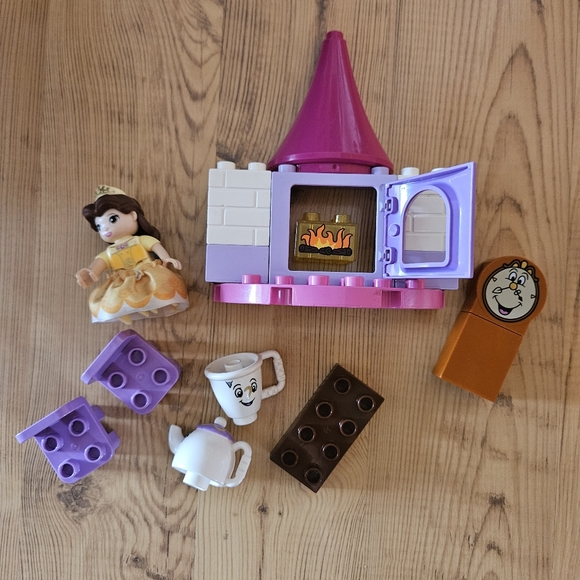 Lego Duplo Disney Princess Belle's Tea Party Set - Picture 2 of 5